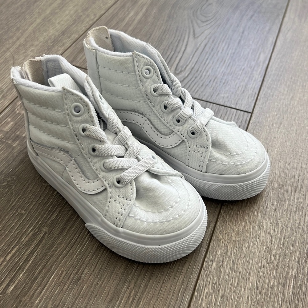 Size 4.5 Vans TODDLER SK8-HI ZIP SHOE